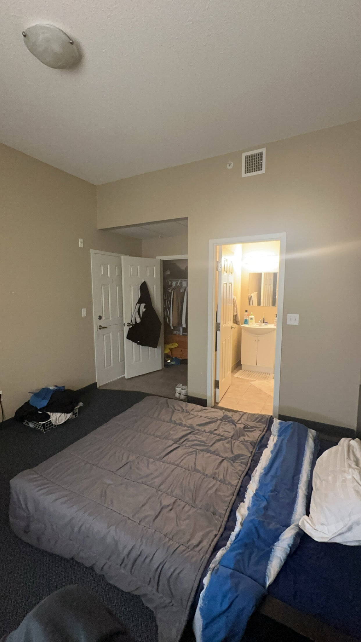 185 King St N Waterloo Ontario - [4 month lease]