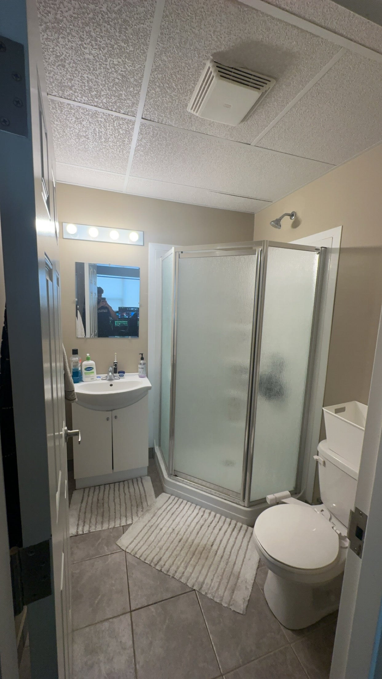 185 King St N Waterloo Ontario - [4 month lease]